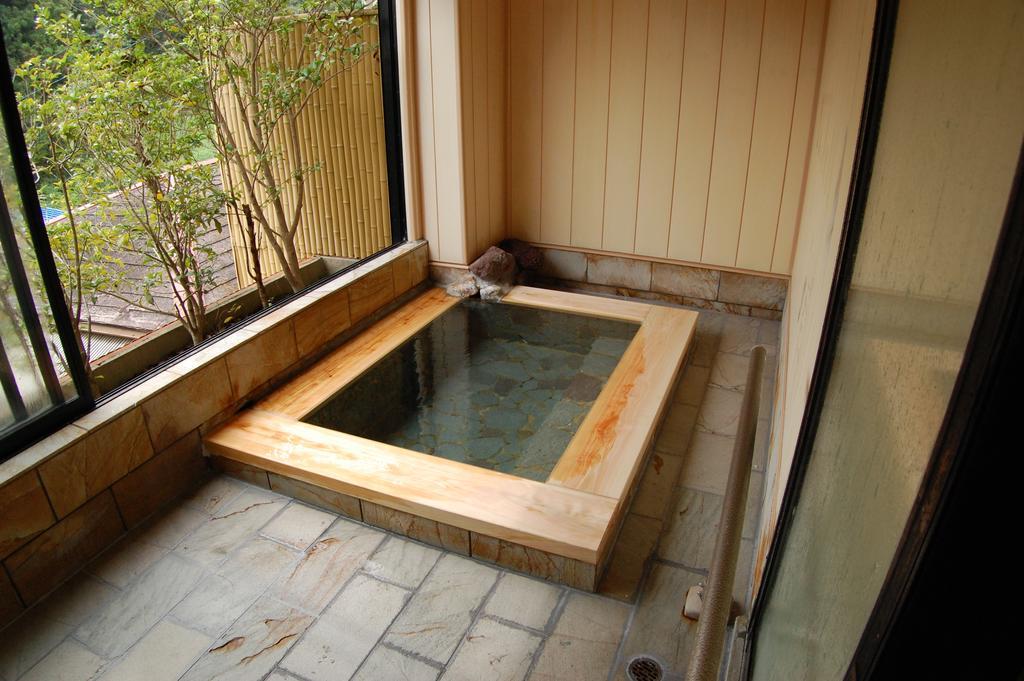 Sawatari Onsen Miyataya Ryokan Nakanojo Buitenkant foto