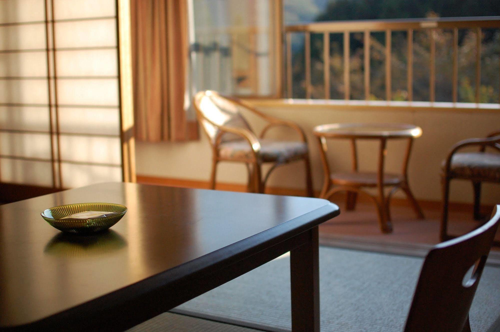 Sawatari Onsen Miyataya Ryokan Nakanojo Buitenkant foto